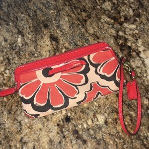Coach cute wristlet